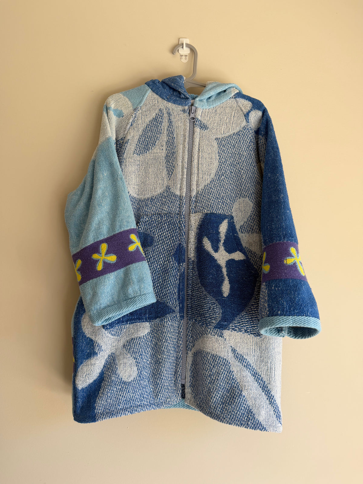 Kids Zip Towel - Size 5