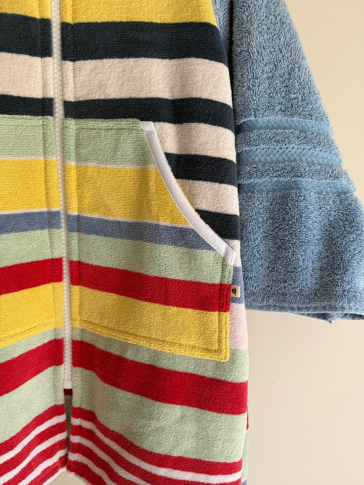 Kids Zip Towel - Size 7