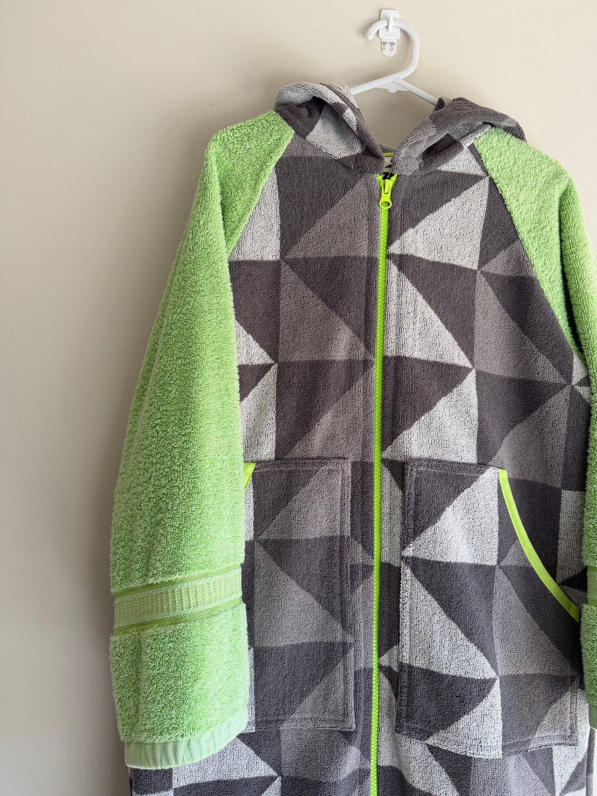 Kids Zip Towel - Size 10